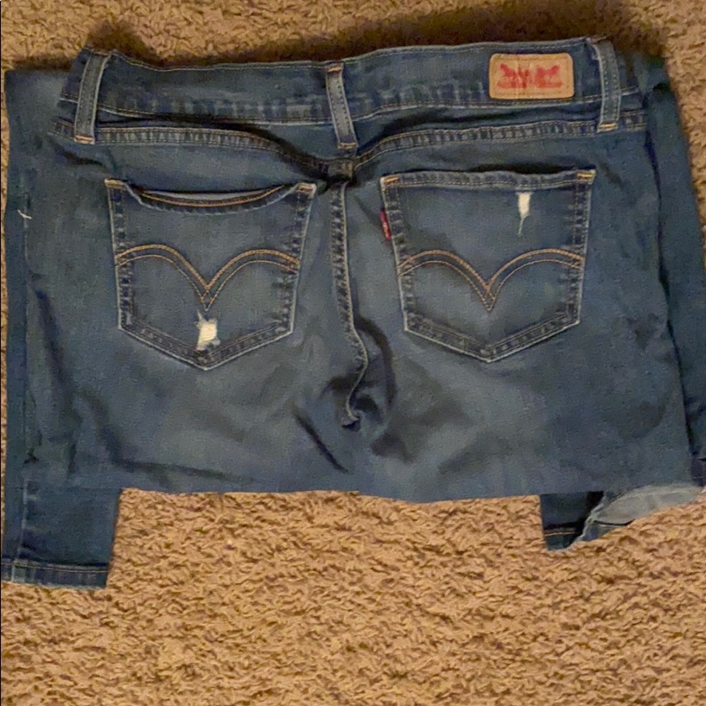 Levi’s - Picture 2 of 3